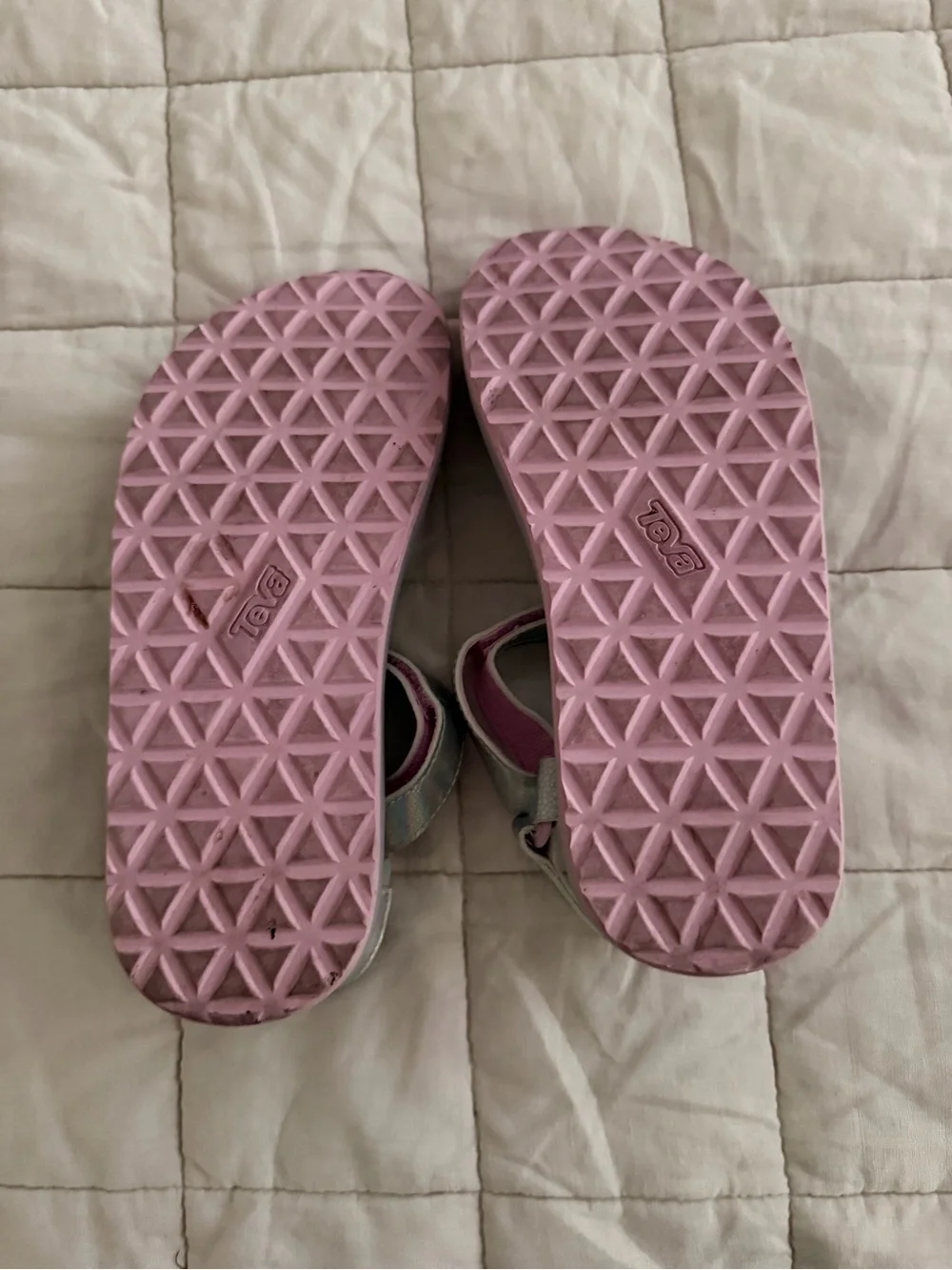 Teva - Size 4 - Girls ORIGINAL UNIVERSAL SHINE SANDAL Lavender